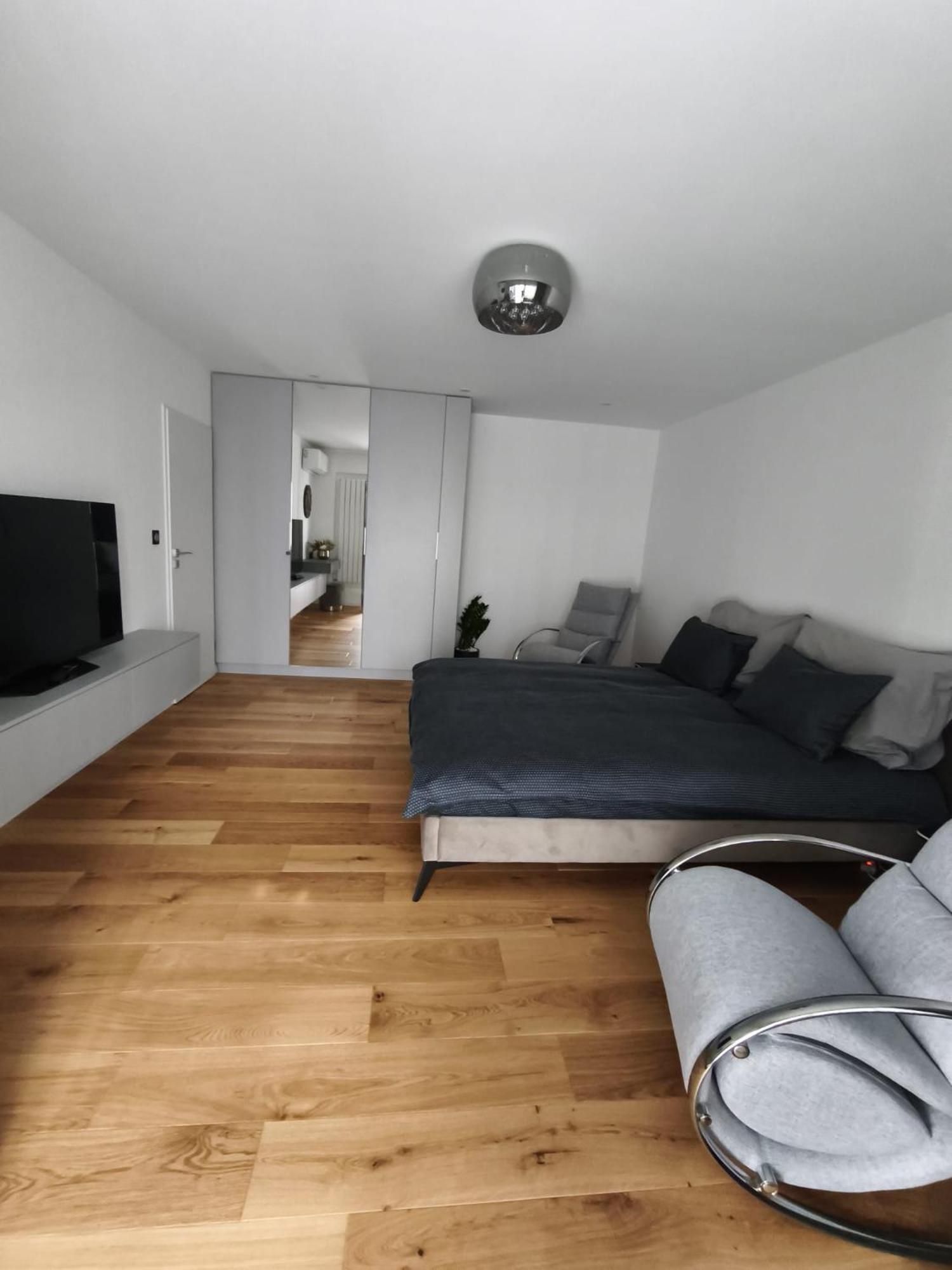 Studio Lux, Elegant & Confortabil Μπρασόβ Εξωτερικό φωτογραφία