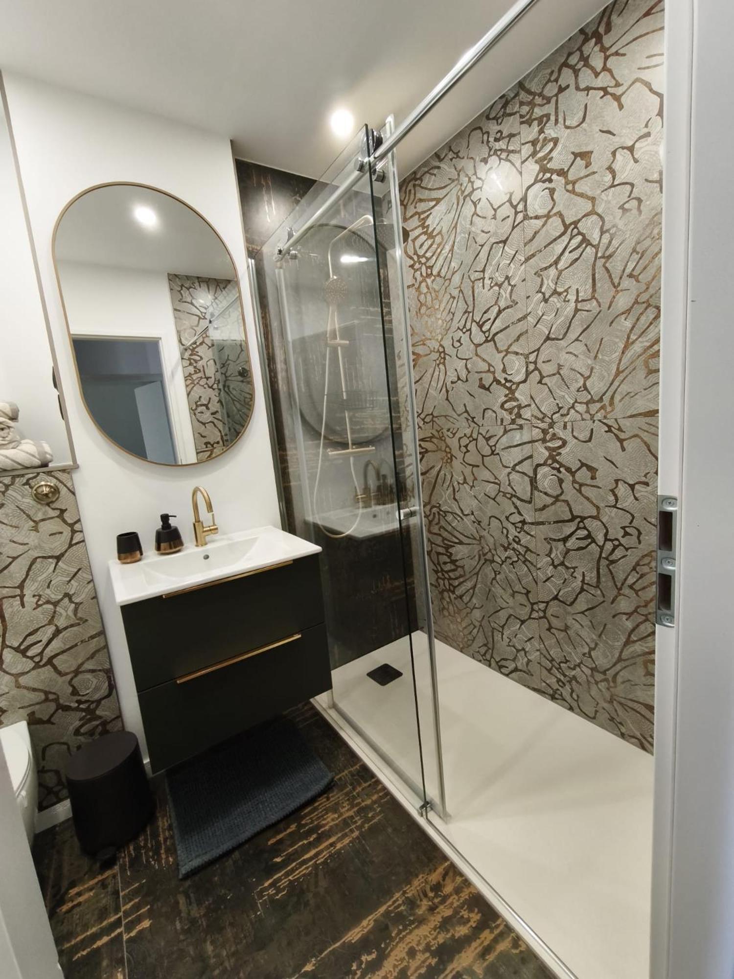 Studio Lux, Elegant & Confortabil Μπρασόβ Εξωτερικό φωτογραφία